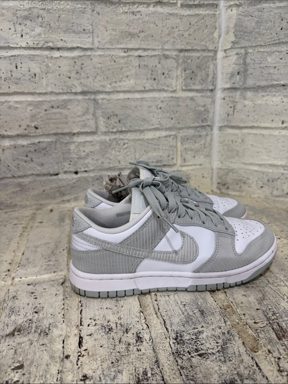 Women's Low-Top Sneakers in Light Gray & White - Picture 4 of 4